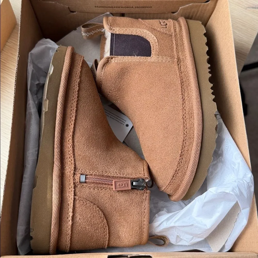 UGG® Neumel Chelsea Boot - Little Kid Chestnut 11